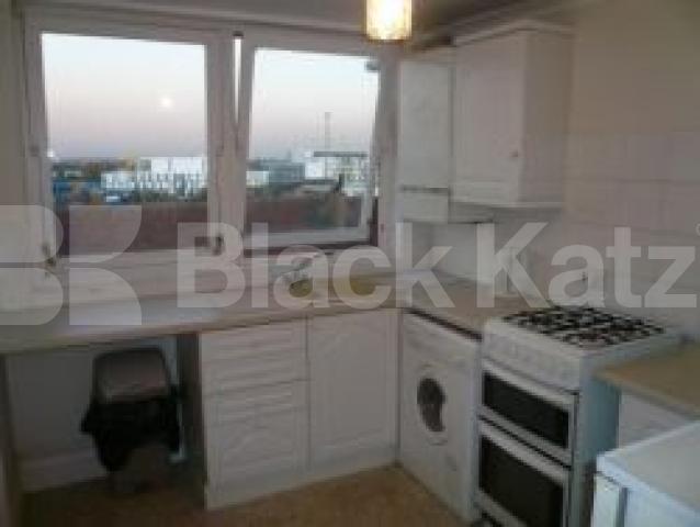 			GREAT FOR SHARERS!!!, 2 Bedroom, 1 bath, 1 reception Flat			 Campsborne Road, CROUCH END N8